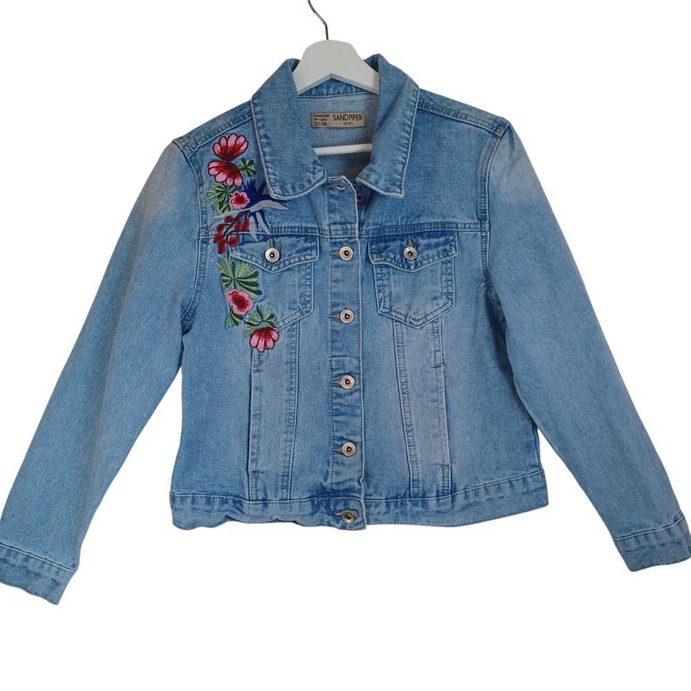 Sandpiper Petite Floral Embroidered Light Wash Denim Trucker Jacket PM RN112642
